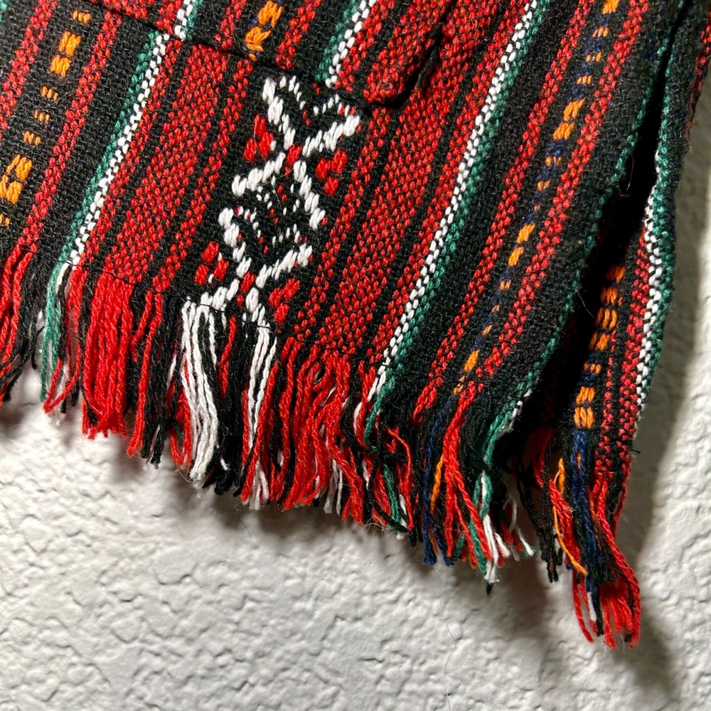 Drug Rug Poncho - Picture 3 of 4